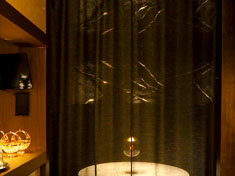 ﾗｳﾝｼﾞ｜個室｜擬岩｜ブラック×ゴールド